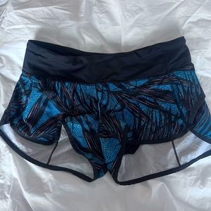 Size 4 lululemon running shorts